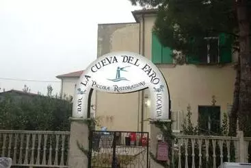 Hostel La Cueva Del Faro