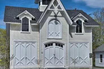 ユースホステル The Burrell House