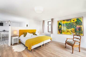 تختخواب و صبحانه Chemin Des Ormeaux