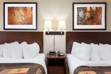 酒店 Ramada By Wyndham Weyburn