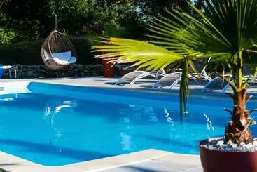 Bed & Breakfast Logis De Tirac