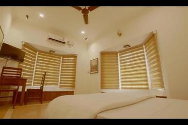 Hotel Brooklands Avenue