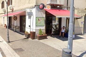 Bed and Breakfast Station S Room