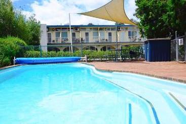 Hotel Canberra Short Term & Holiday Accommodation