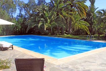 여관 Finca Justus Frank