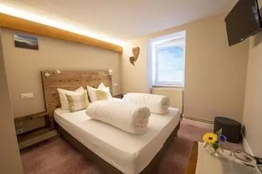 ホテル Hôtel Restaurant Valneige