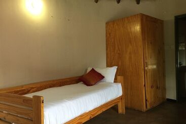 هتل Kgogomodumo Lodge