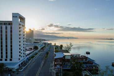 Rok Hotel Kingston, Tapestry Collection By Hilton