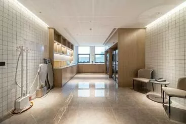 Atour Hotel Nanjing Dongshan Cars 4s Park