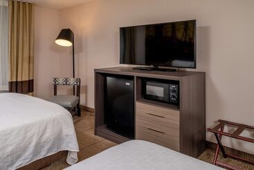 هتل Clarion Pointe Beckley