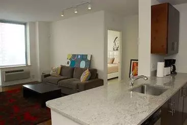 Hotel Churchill At 50 Columbus