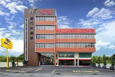 Hotel Hallmark Crown