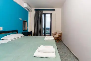 Huoneisto Marelina Villas