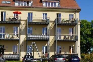 Einraumapartment Mit Seeblickbalkon