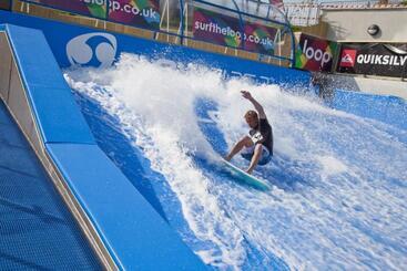 Swallow Lodge With Hot Tub, Dogs Welcome Sleeps 8, Great Resort Facilities