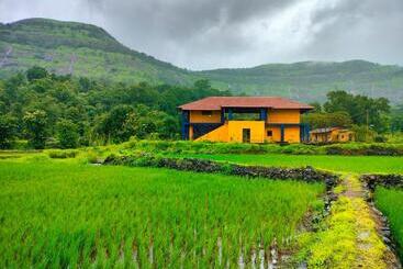 Hotell King S Landing, An Indigenous Experience