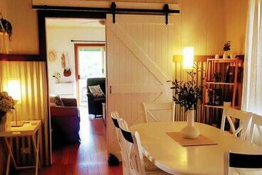 פנסיון Omeo Views