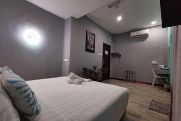 فندق صغير Ang Lee Holiday Stay