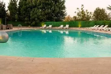 Mox Hotel Wellness & Spa