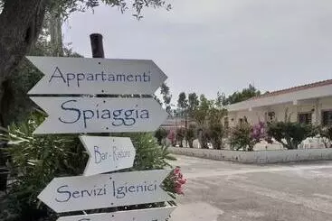 Hotelli Tindari Village Camping