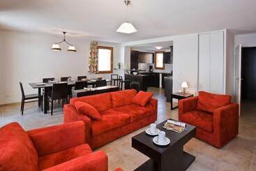 בית מלון כפרי La Combe D Or