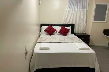 پانسیون A Private Room In Queens