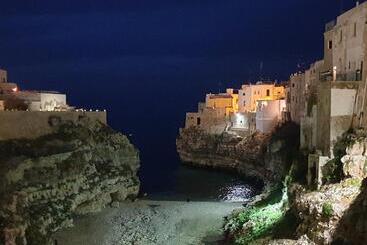 Aamiaismajoitus (B&B) White Suite Polignano 08