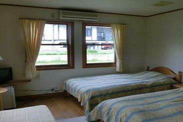 هتل Pension Come Relaxing Western Style Room Vacation Stay 14977