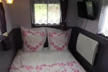 Bed and Breakfast Les Roulottes Des Songes De L Authie