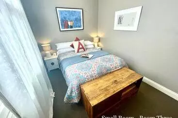 Hotel Athelstane House