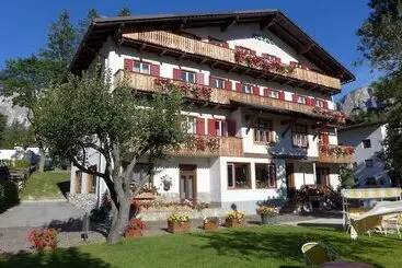 בית מלון כפרי Bellaria   Cortina D Ampezzo