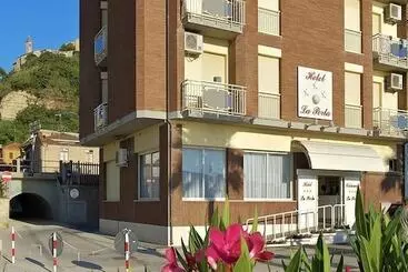 هتل La Perla