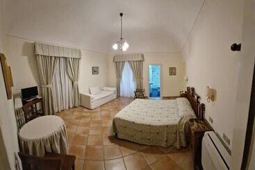 בית מלון כפרי Toro