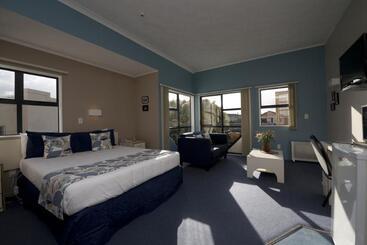 Wrights By The Sea Motel