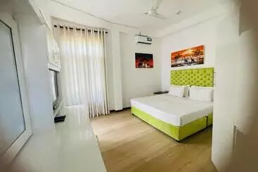 ペンション White House Hotel Mirissa