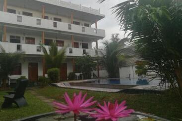 Hotel A One Calm Palace