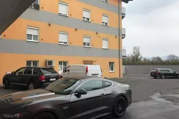 Montagehotel Living@linz