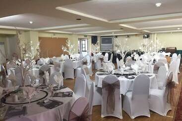 ホテル Halfway House Inn Country Lodge