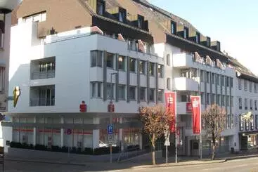 فندق Garni Central