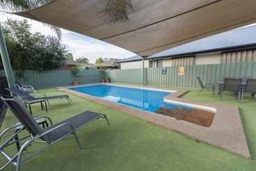 فندق على الطريق Garden City Motor Inn