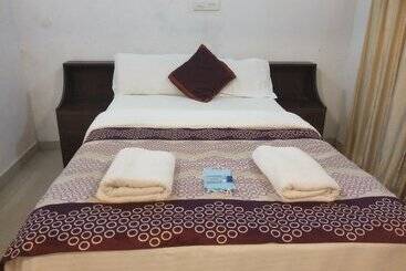 Hotel Saro Lake County