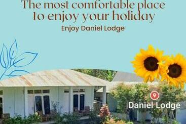 פנסיון Daniel Lodge Tour & Travel