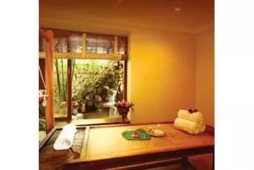 בית מלון כפרי Club Mahindra Thekkady