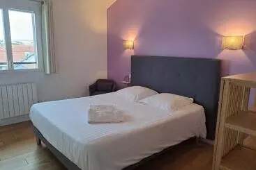 Otel Hôtel L Auberge Canaulaise