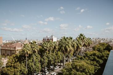 هتل Petit Palace Vargas