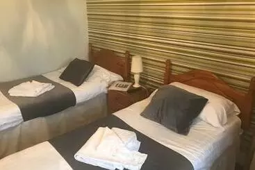 בית מלון כפרי Crown