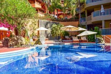 리조트 Hilton Grand Vacations Club Zihuatanejo