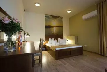 ベッドアンドブレックファースト Viktor Bor  és Vendégház