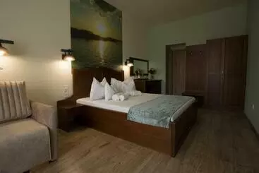 Bed and Breakfast Viktor Bor  és Vendégház