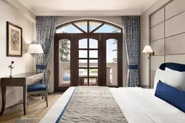 ホテル Ramada By Wyndham Mussoorie Mall Road